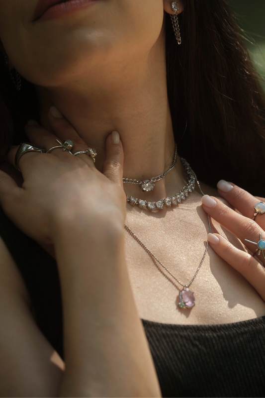 Collar solitario IGNIS