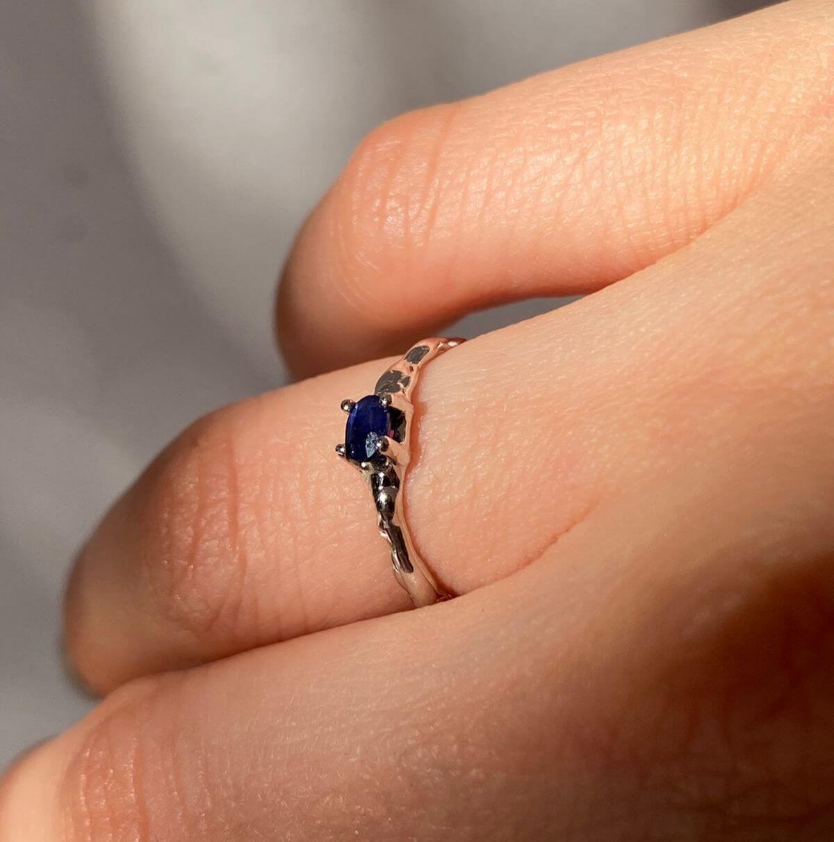 Anillo magma Zafiro