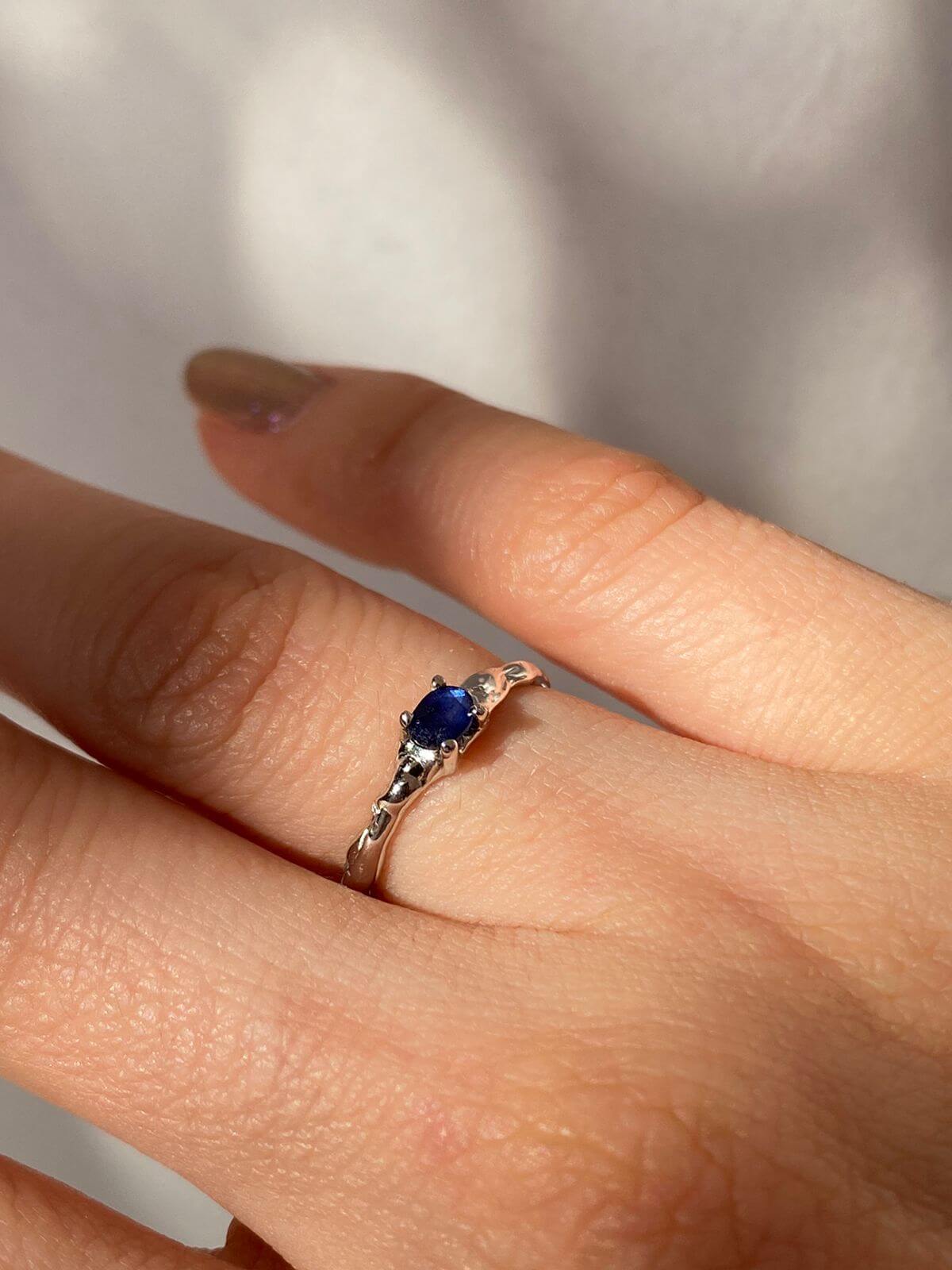 Anillo magma Zafiro