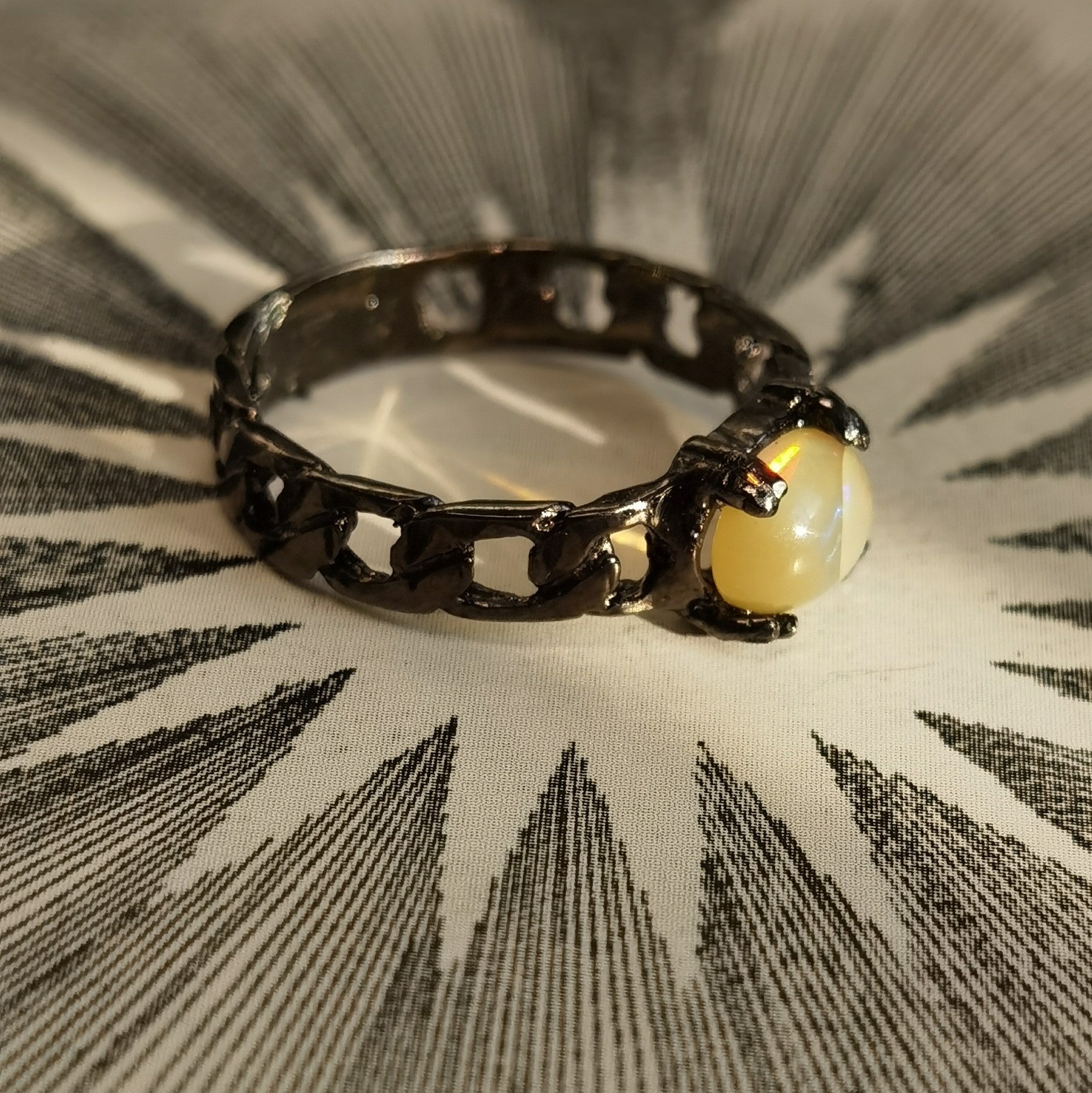 Anillo LUX opalo DELTUM